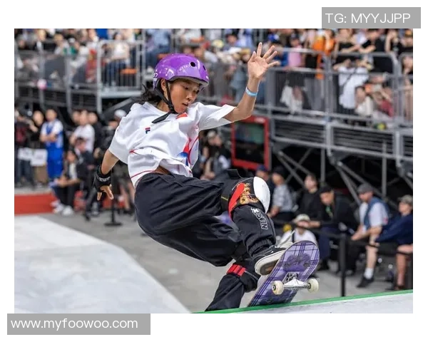 李静谈滑板人生:从初学者到职业选手的心路历程与成长故事